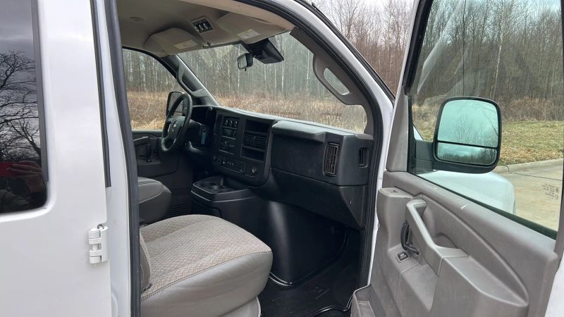 Used 2019 Chevrolet Express 3500 - photo 55