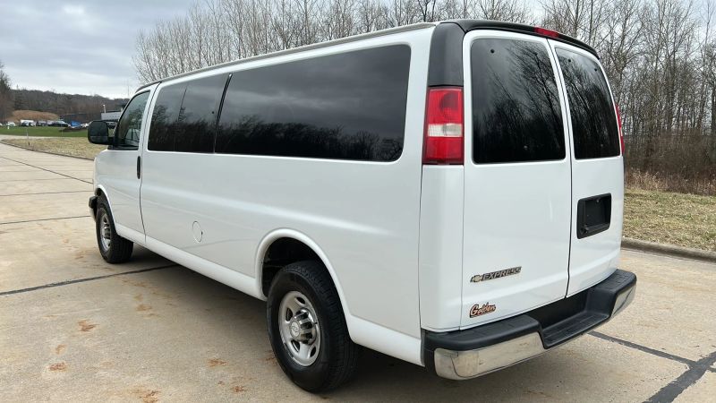 Used 2019 Chevrolet Express 3500 - photo 11