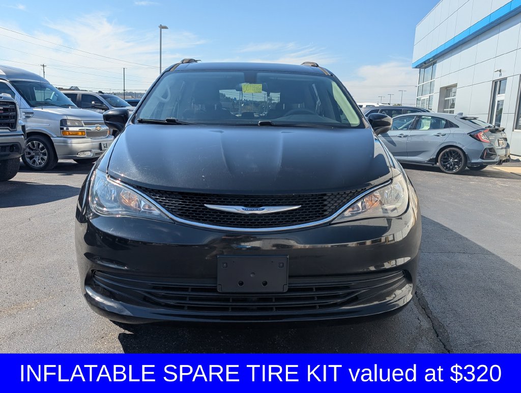 Used 2018 Chrysler Pacifica - photo 2