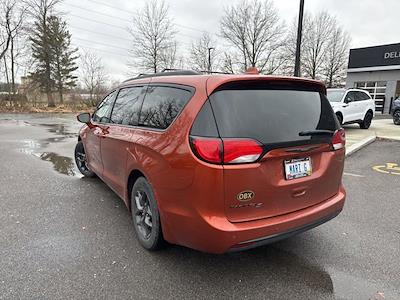 Used 2018 Chrysler Pacifica Touring L Plus FWD Minivan for sale #UCF1091 - photo 2