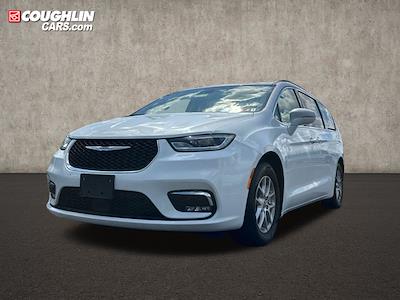 Used 2022 Chrysler Pacifica - photo 2