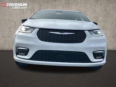 Used 2026 Chrysler Pacifica - photo 1