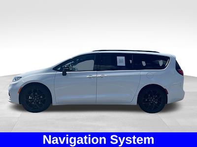 2025 Chrysler Pacifica FWD Minivan for sale #HFP1718 - photo 2