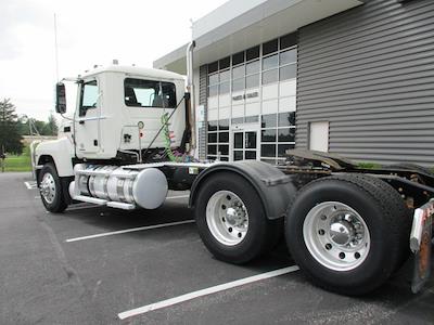 Used 2020 Mack Pinnacle Mack MP8 Semi Truck for sale #1M1PN4GY9LM006993 - photo 2