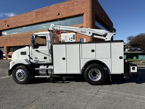 Used 2023 Mack MD6 - photo 2