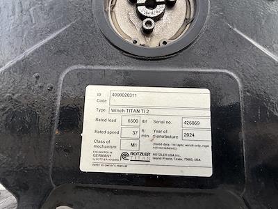 Used 2024 Mack MD6 - photo 1