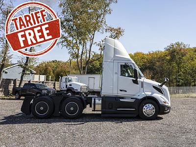 New 2025 Volvo VNL Volvo D13 Semi Truck for sale #4V4BC9EH4SN664525 - photo 1