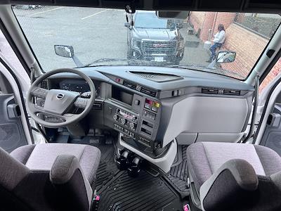 New 2026 Volvo VNL - photo 1