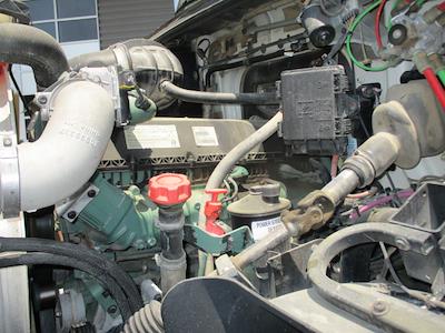 Used 2018 Volvo VHD - photo 1