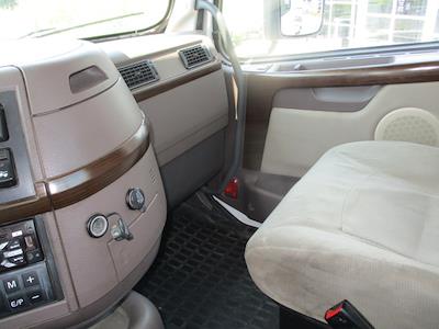 Used 2018 Volvo VHD - photo 1