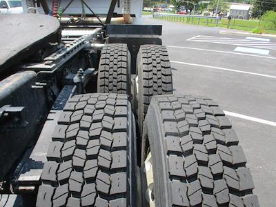 Used 2018 Volvo VHD - photo 1