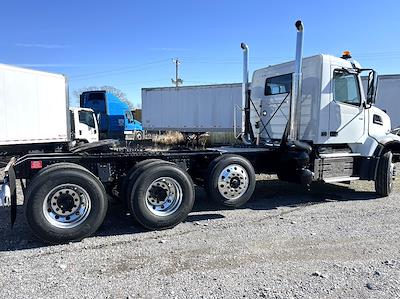 New 2025 Volvo VHD Volvo D13 Semi Truck for sale #4V4KG9EJ7SN684369 - photo 2