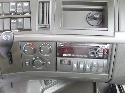 Used 2021 Volvo VNL - photo 1