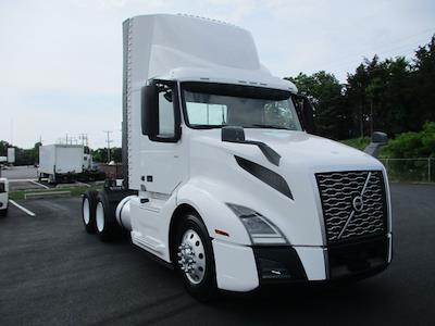 Used 2021 Volvo VNL - photo 1