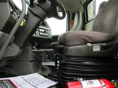 Used 2021 Volvo VNL - photo 1