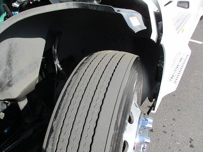 Used 2024 Volvo VNL - photo 1