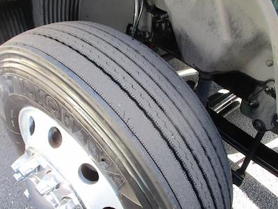 Used 2024 Volvo VNL - photo 1