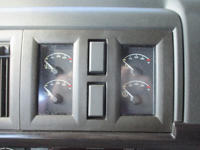 Used 2024 Volvo VNL - photo 1