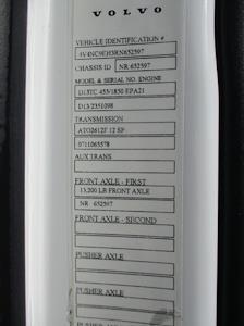 Used 2024 Volvo VNL - photo 1