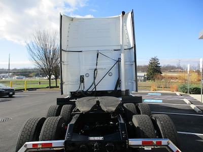 Used 2024 Volvo VNL - photo 1