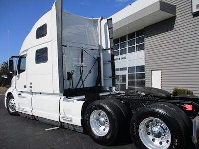 Used 2024 Volvo VNL Volvo D13 Semi Truck for sale #4V4NC9EH3RN652597 - photo 2