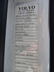 Used 2020 Volvo VNR - photo 1