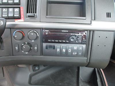 Used 2020 Volvo VNR - photo 1