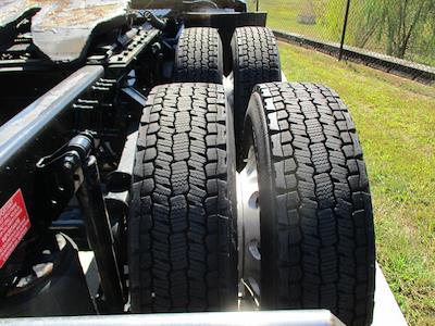 Used 2020 Volvo VNR - photo 1