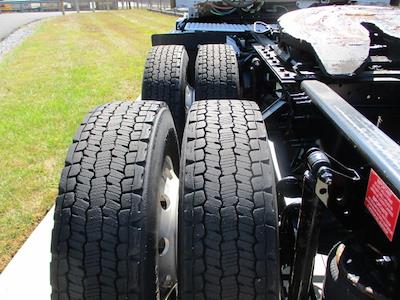 Used 2020 Volvo VNR - photo 1