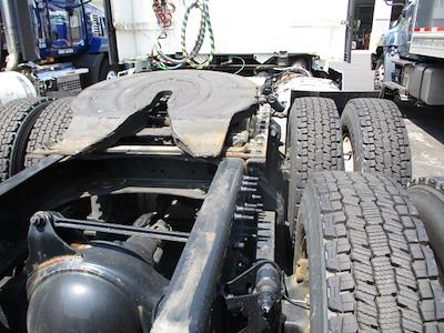 Used 2020 Volvo VNR - photo 1