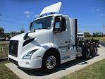 Used 2020 Volvo VNR Volvo D13 Semi Truck for sale #4V4WC9EH1LN258351 - photo 1