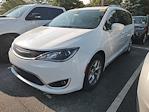 Used 2017 Chrysler Pacifica Minivan thumbnail 2