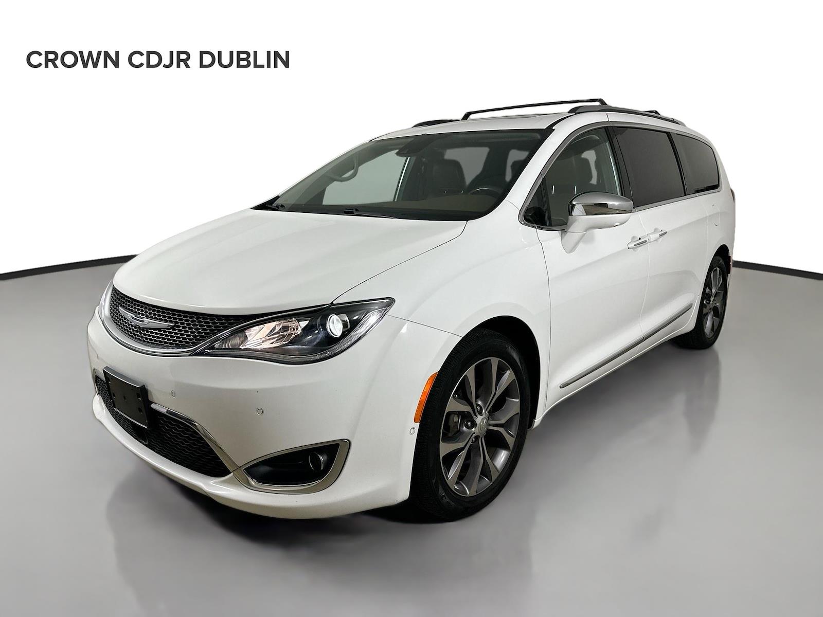 Used 2017 Chrysler Pacifica - photo 1