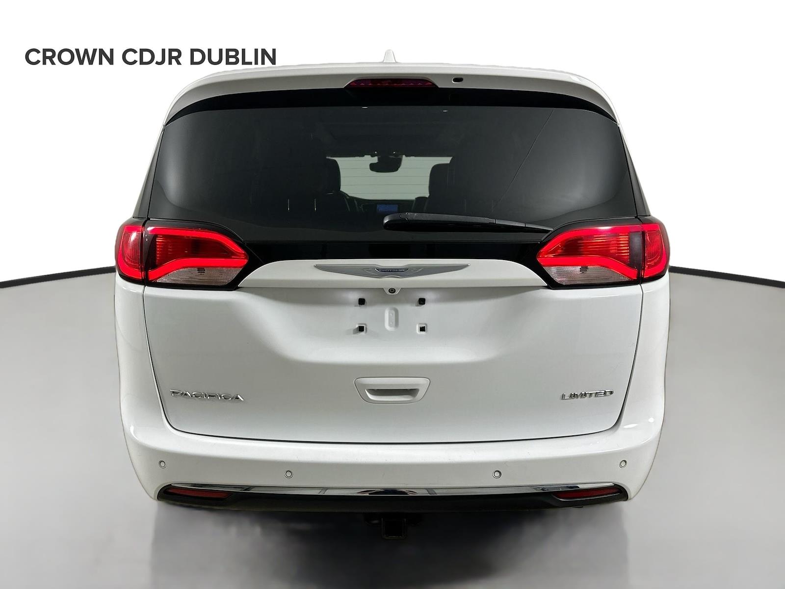 Used 2017 Chrysler Pacifica - photo 2