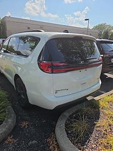 2023 Chrysler Pacifica AWD Minivan for sale #324159A - photo 2