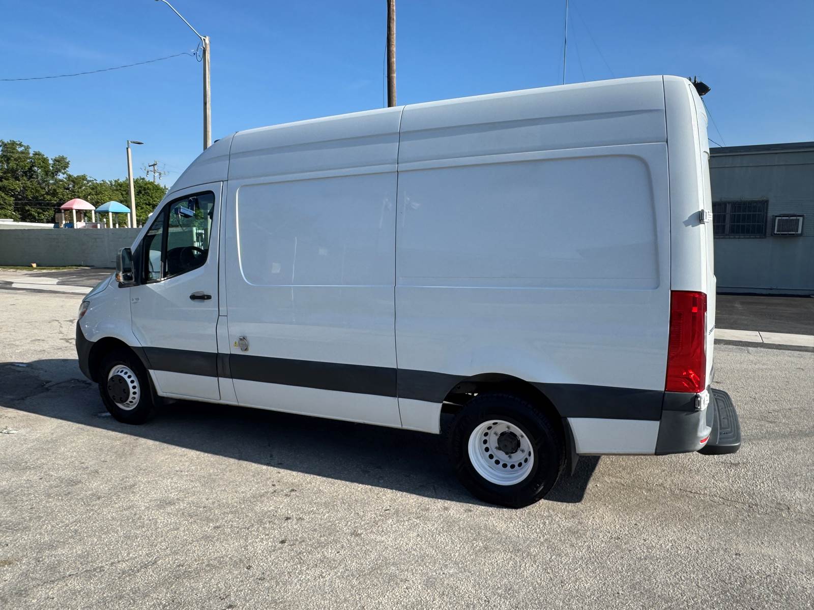 Used 2019 Freightliner Sprinter 3500 - photo 9