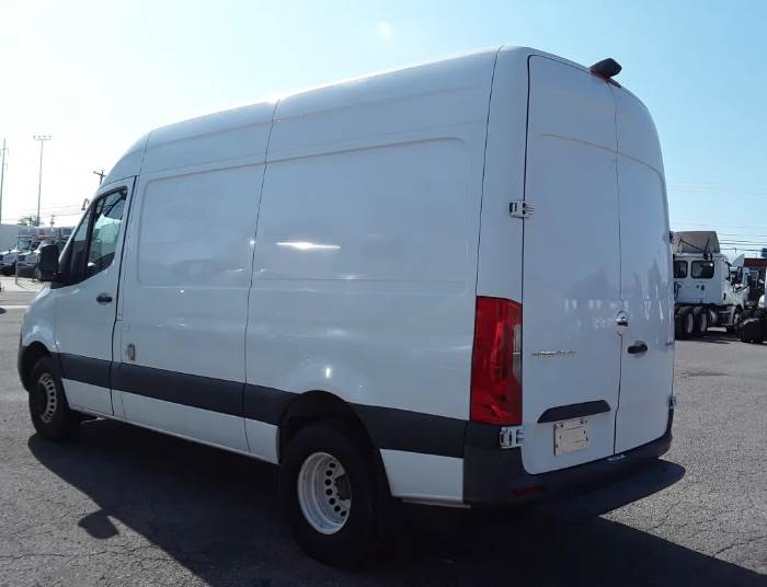 Used 2019 Freightliner Sprinter 3500 - photo 8