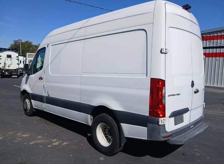 Used 2019 Freightliner Sprinter 3500 - photo 7
