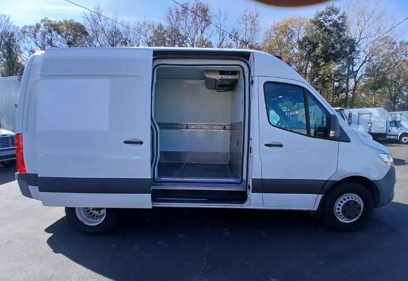 Used 2019 Freightliner Sprinter 3500 - photo 9