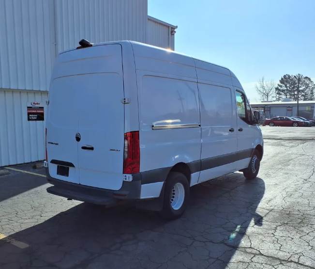 Used 2019 Freightliner Sprinter 3500 - photo 2
