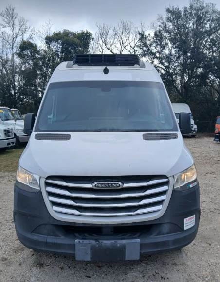 Used 2019 Freightliner Sprinter 3500 - photo 2