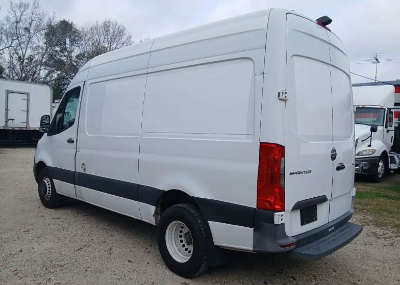 Used 2019 Freightliner Sprinter 3500 - photo 6