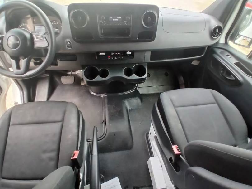Used 2019 Freightliner Sprinter 3500 - photo 8