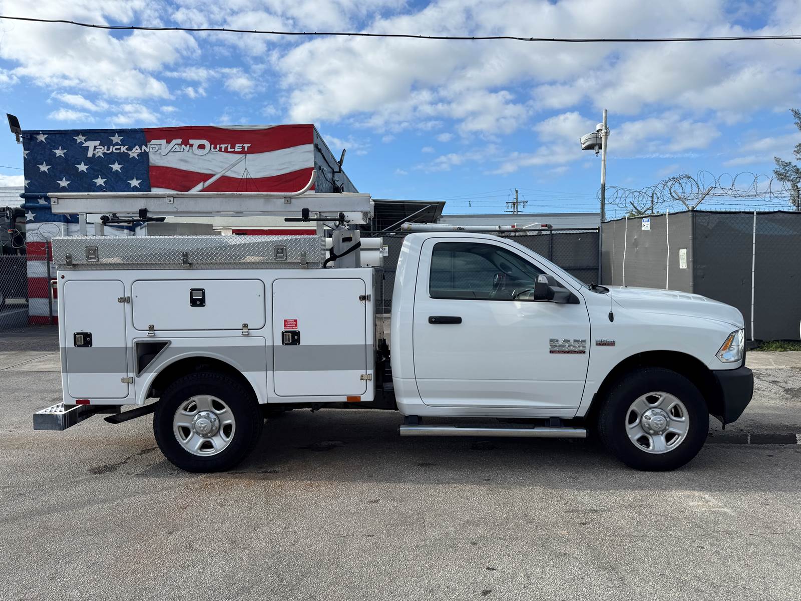 Used 2016 Ram 3500 - photo 18