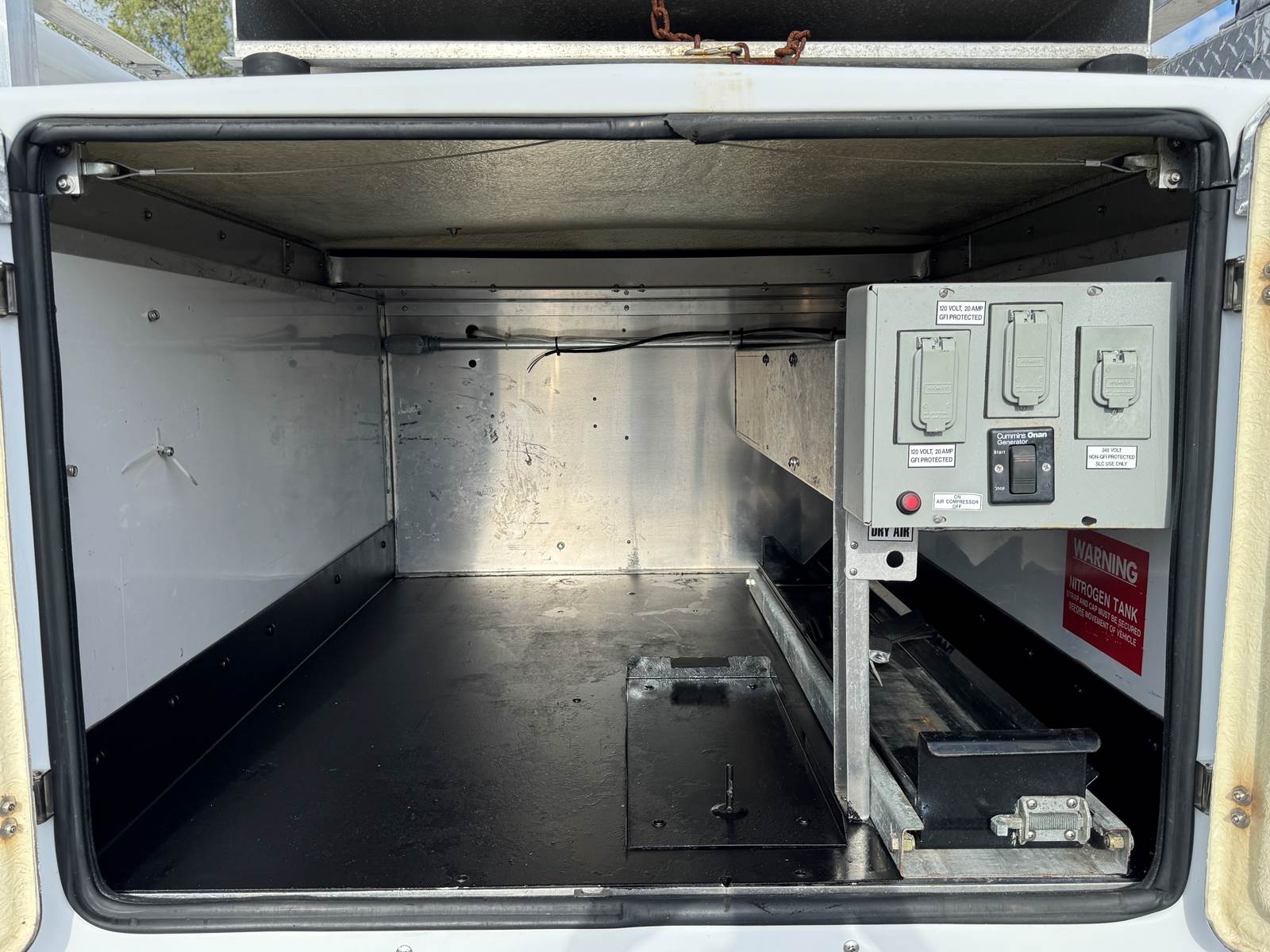 Used 2016 Ram 3500 - photo 32