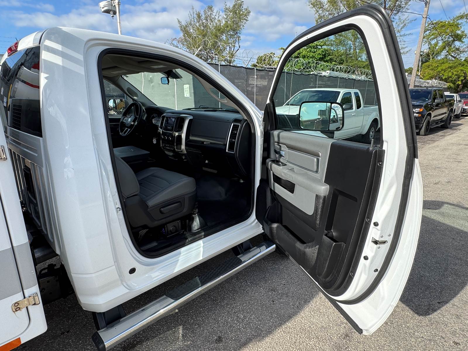 Used 2016 Ram 3500 - photo 51