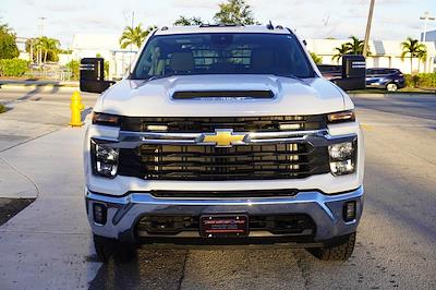 Used 2024 Chevrolet Silverado 2500 LT Crew Cab 4x4 Flatbed Truck for sale #222510 - photo 2