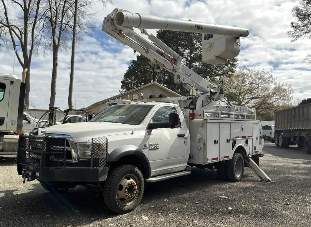 Used 2018 Ram 5500 - photo 1