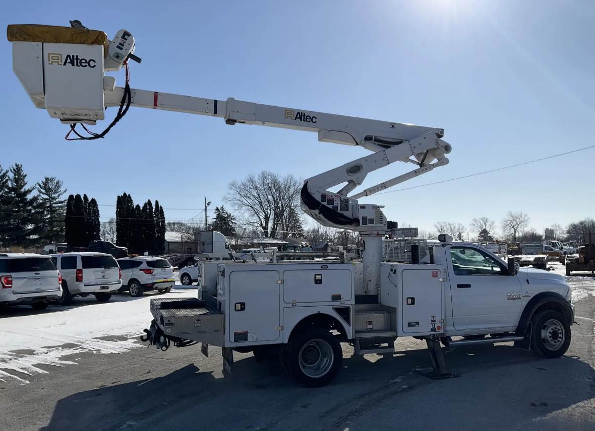 Used 2018 Ram 5500 - photo 2