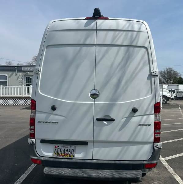 Used 2018 Freightliner Sprinter 3500 - photo 7